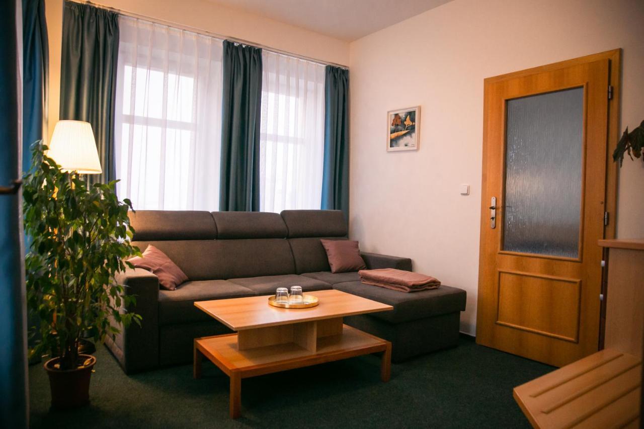 Penzion Hotelu Central Dvůr Králové nad Labem Εξωτερικό φωτογραφία
