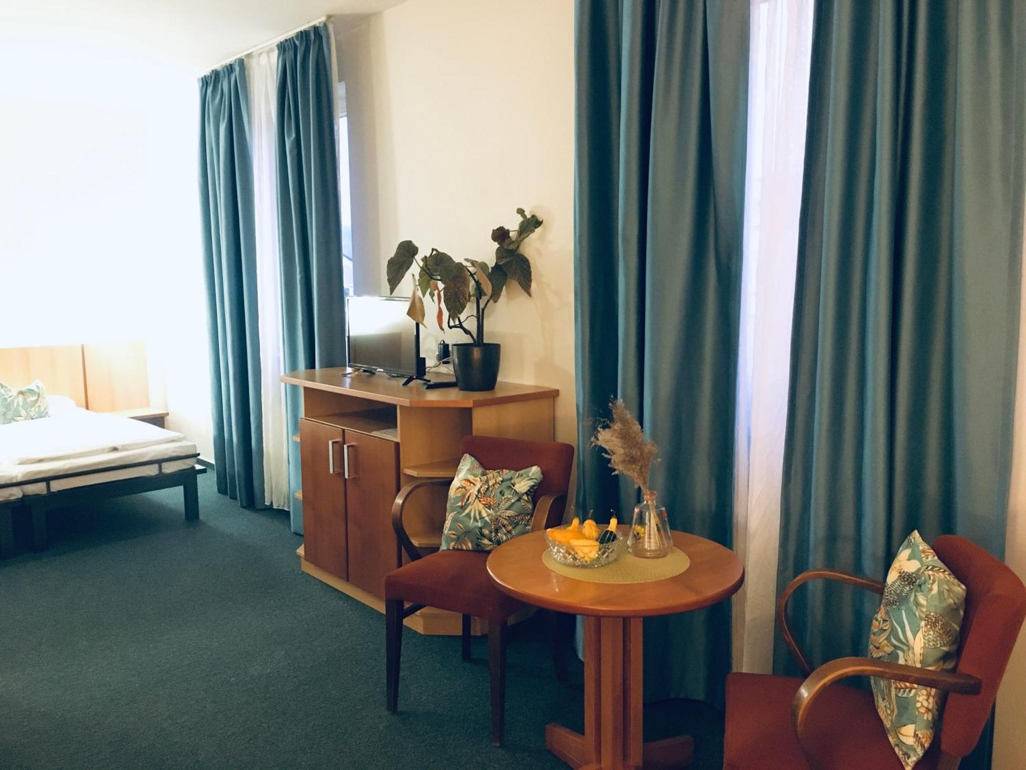 Penzion Hotelu Central Dvůr Králové nad Labem Εξωτερικό φωτογραφία