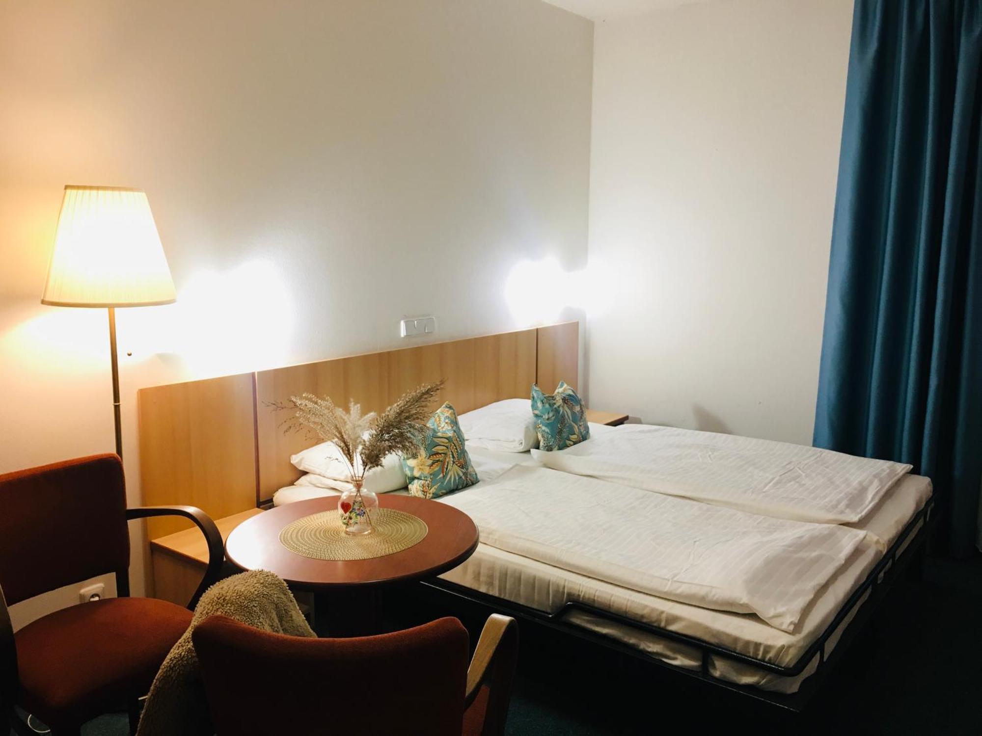 Penzion Hotelu Central Dvůr Králové nad Labem Εξωτερικό φωτογραφία