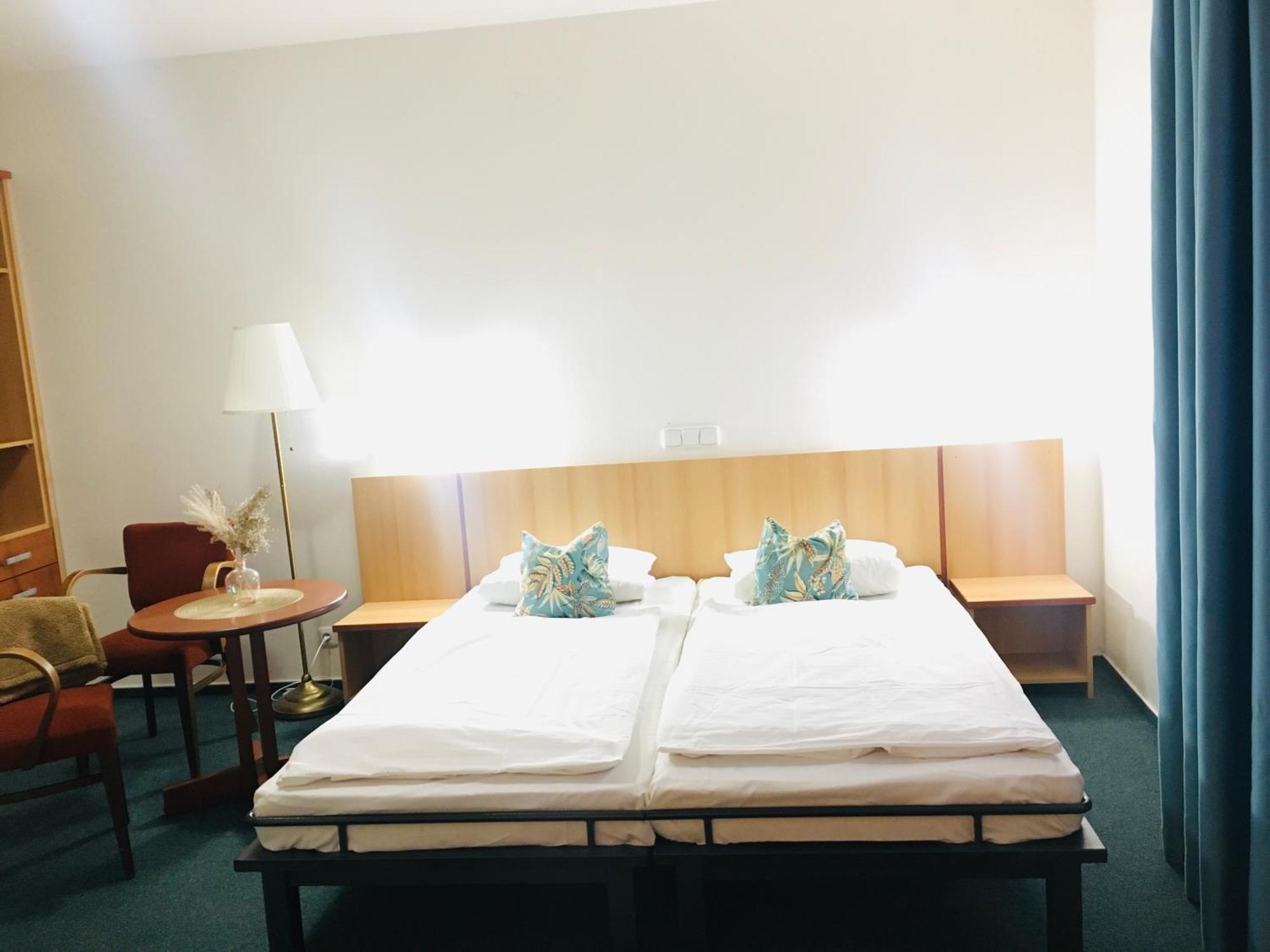 Penzion Hotelu Central Dvůr Králové nad Labem Εξωτερικό φωτογραφία