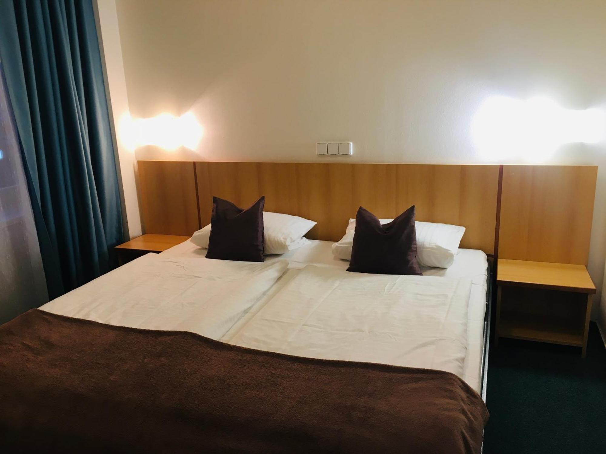 Penzion Hotelu Central Dvůr Králové nad Labem Εξωτερικό φωτογραφία
