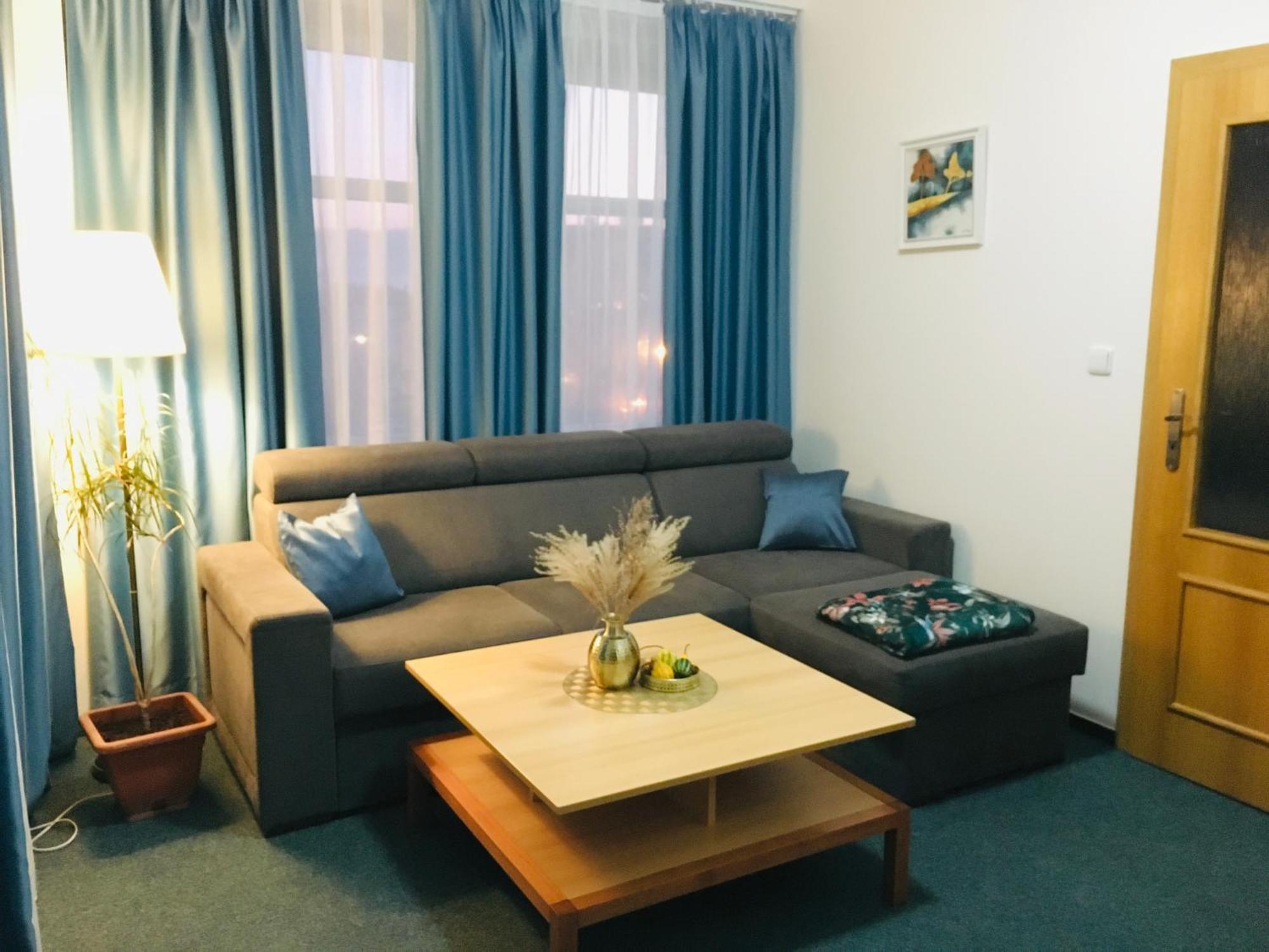 Penzion Hotelu Central Dvůr Králové nad Labem Εξωτερικό φωτογραφία