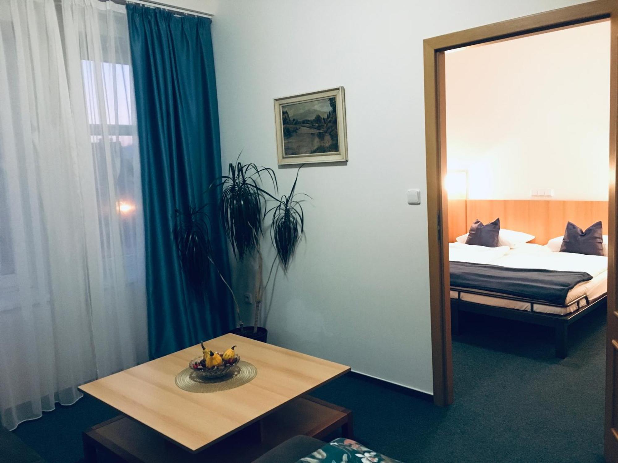 Penzion Hotelu Central Dvůr Králové nad Labem Εξωτερικό φωτογραφία