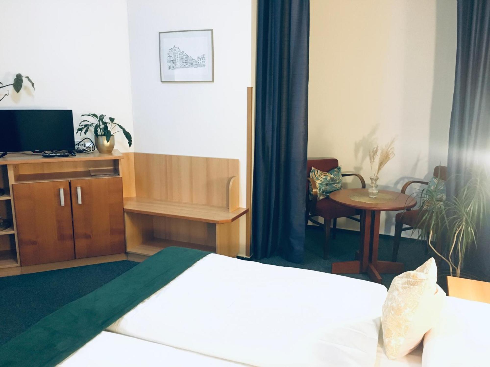 Penzion Hotelu Central Dvůr Králové nad Labem Εξωτερικό φωτογραφία