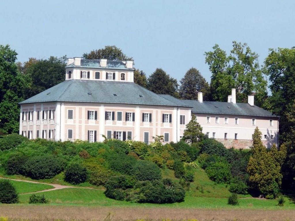 Penzion Hotelu Central Dvůr Králové nad Labem Εξωτερικό φωτογραφία